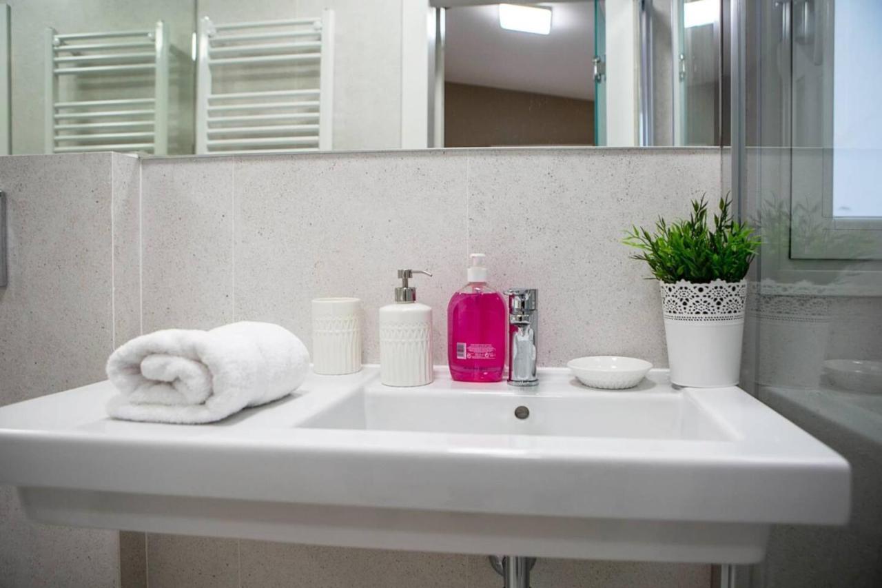 Cozy 2Bed2Bath&Patio W Bedbath In Mdrd'S Center Lejlighed Madrid Eksteriør billede